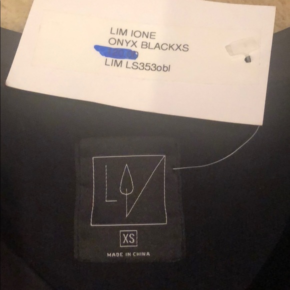 Black top/ crewneck - Picture 2 of 6